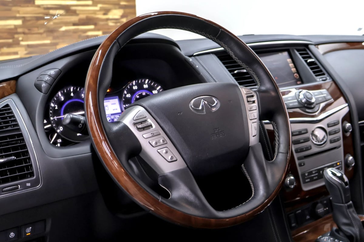 Photo 13 of this INFINITI QX80