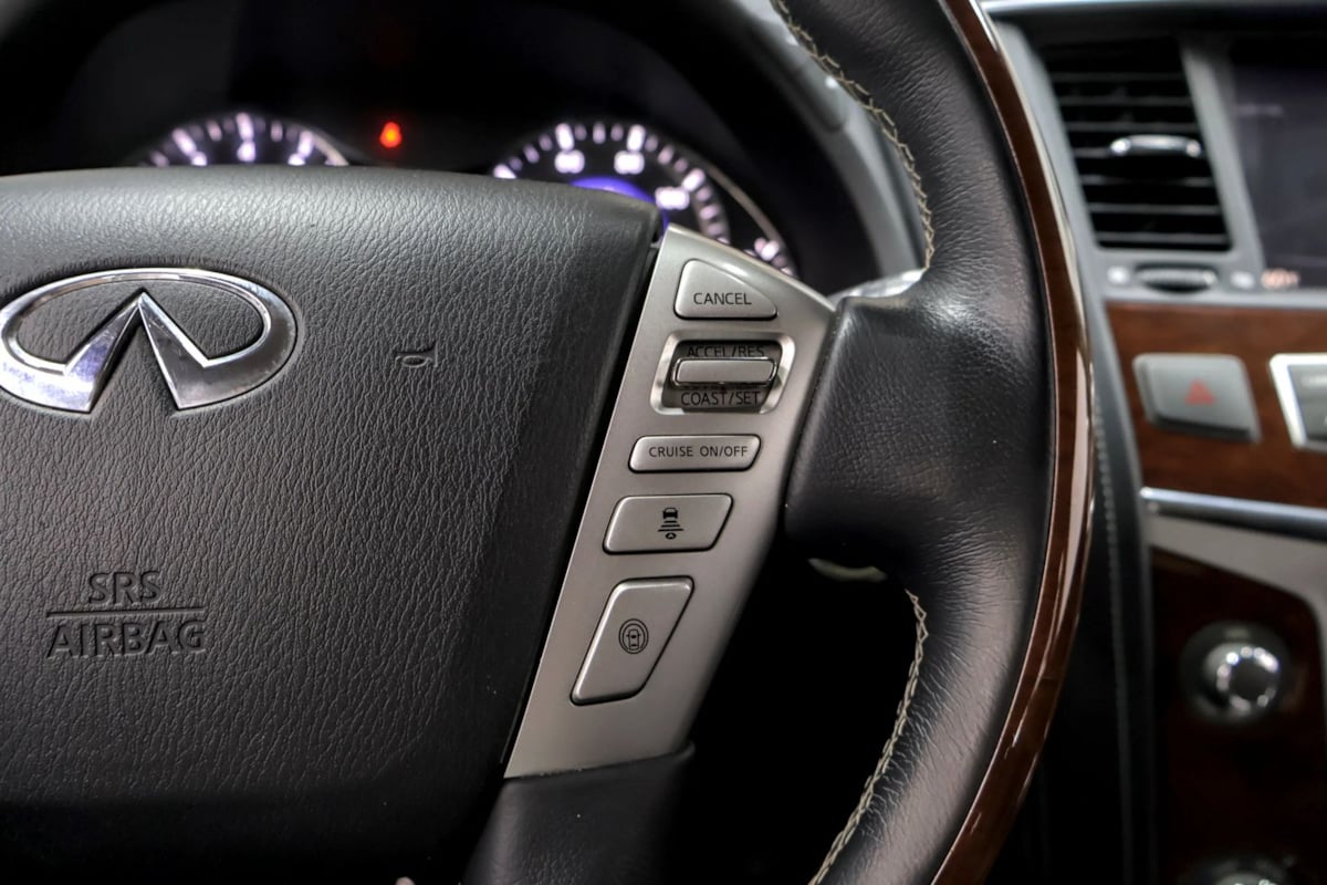 Photo 15 of this INFINITI QX80