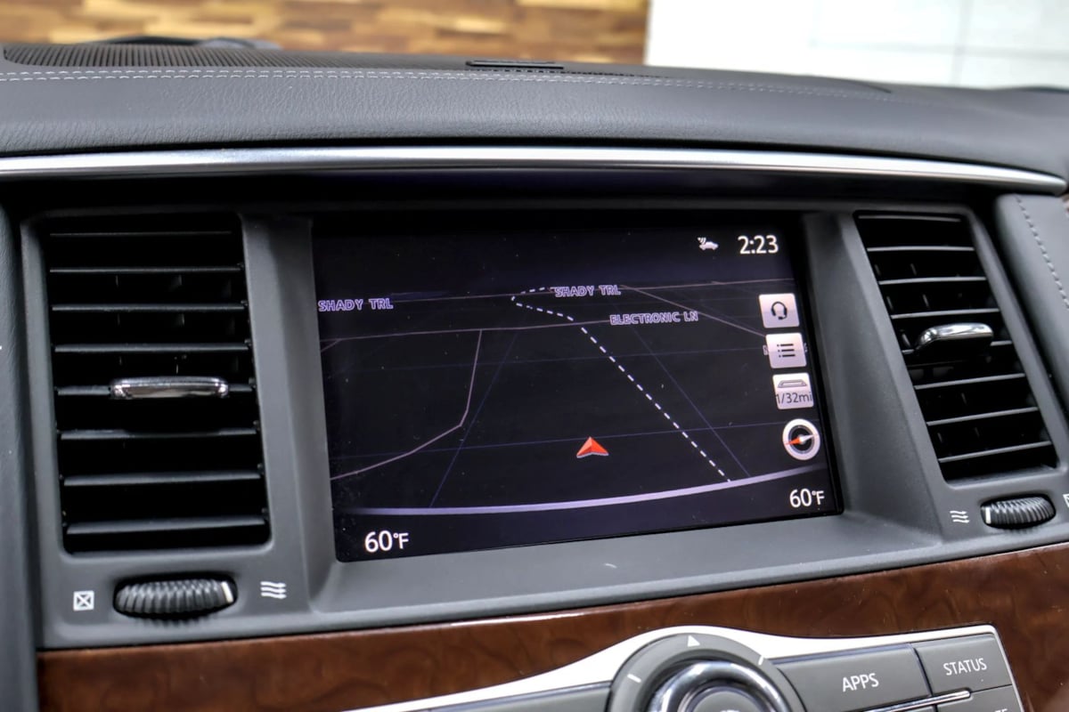 Photo 22 of this INFINITI QX80