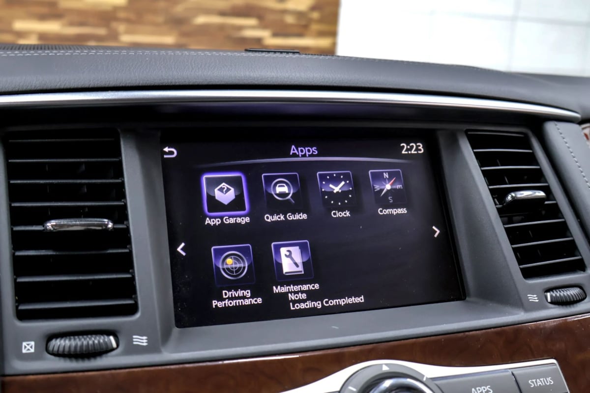 Photo 24 of this INFINITI QX80