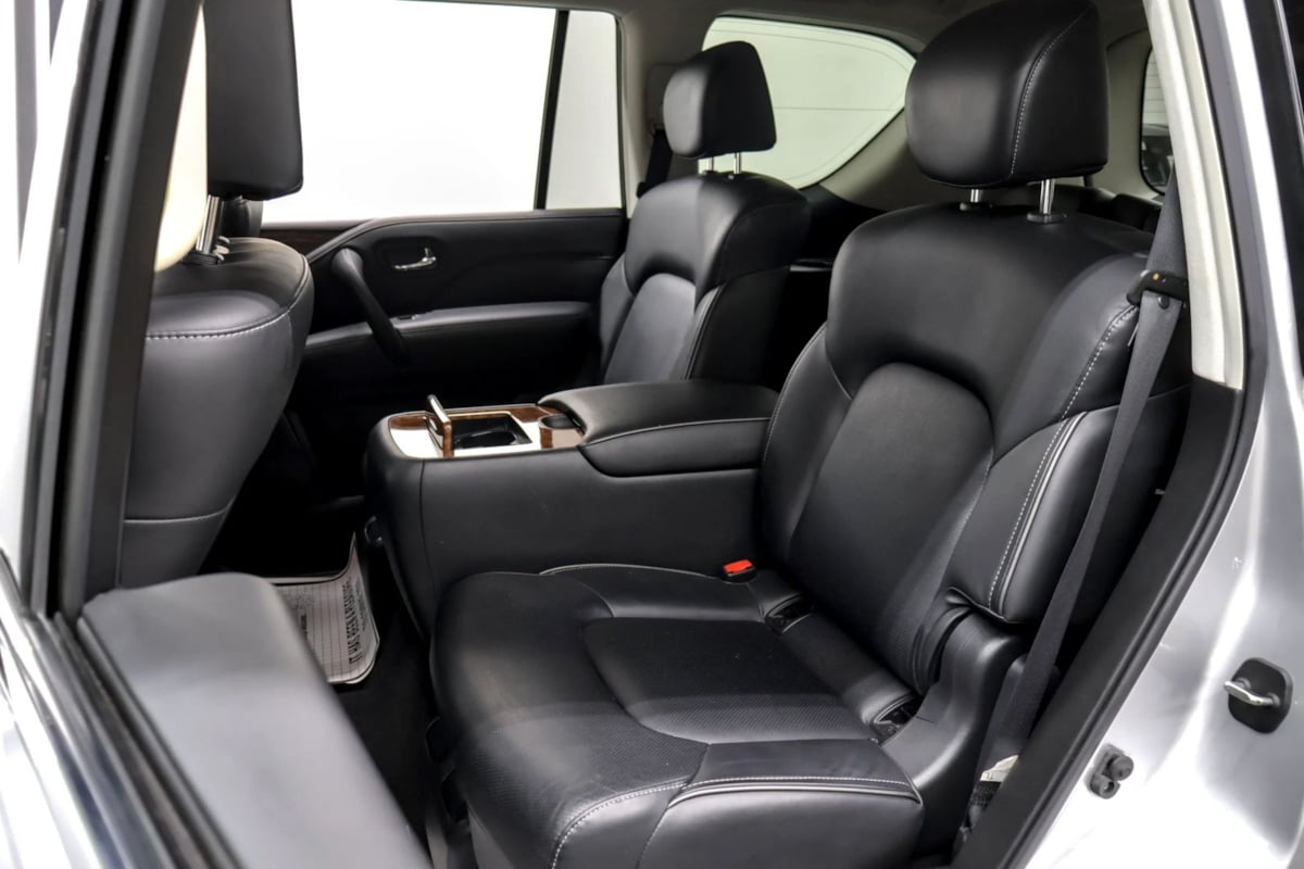 Photo 33 of this INFINITI QX80