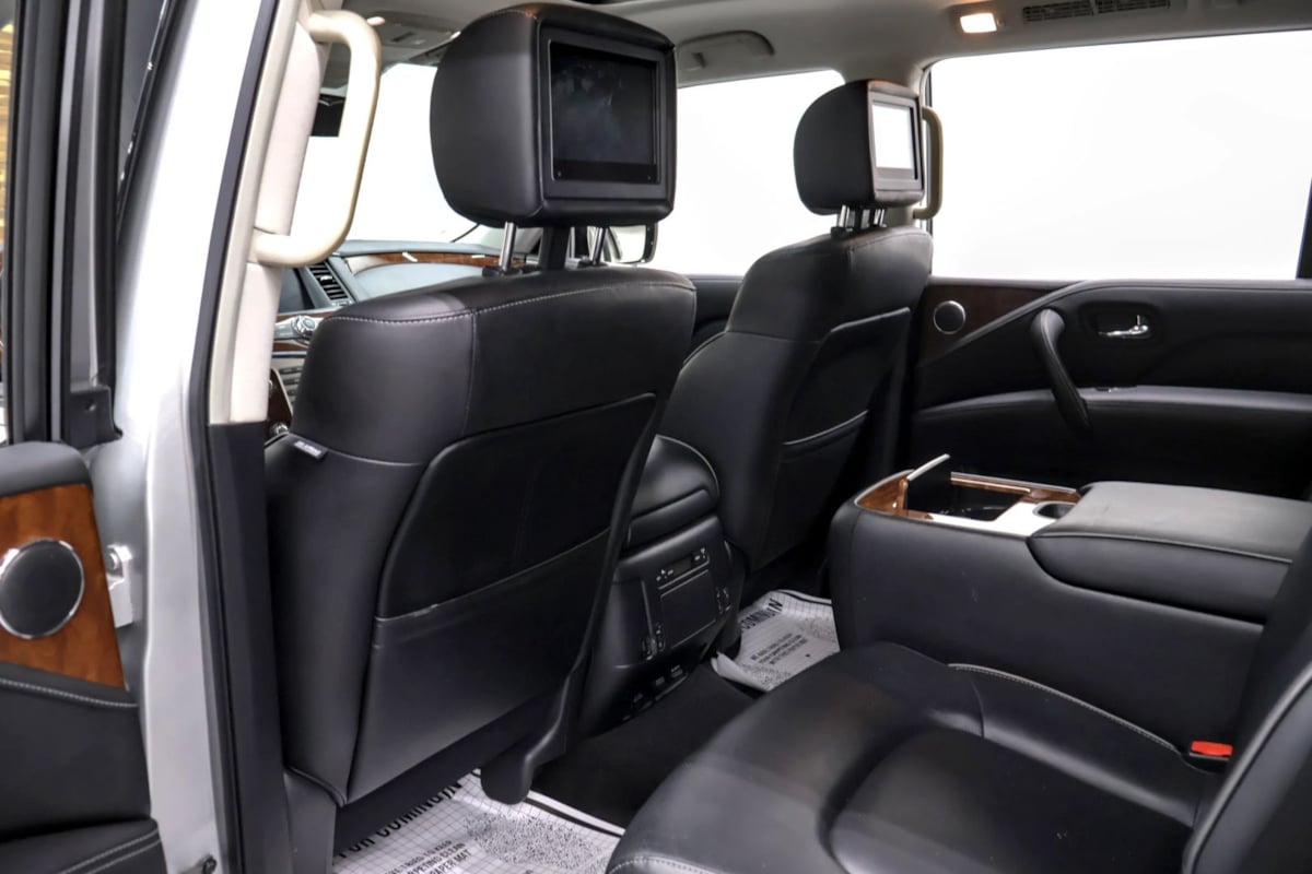 Photo 34 of this INFINITI QX80