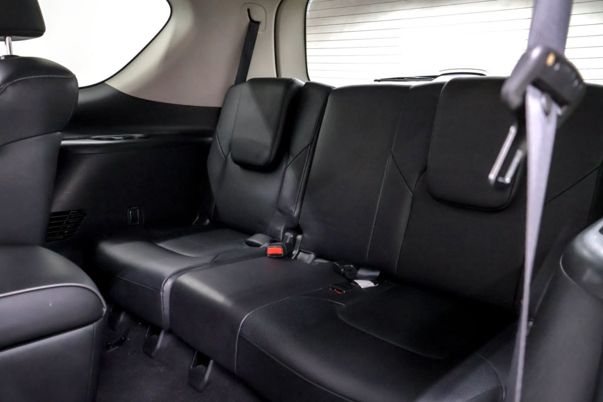 Photo 35 of this INFINITI QX80