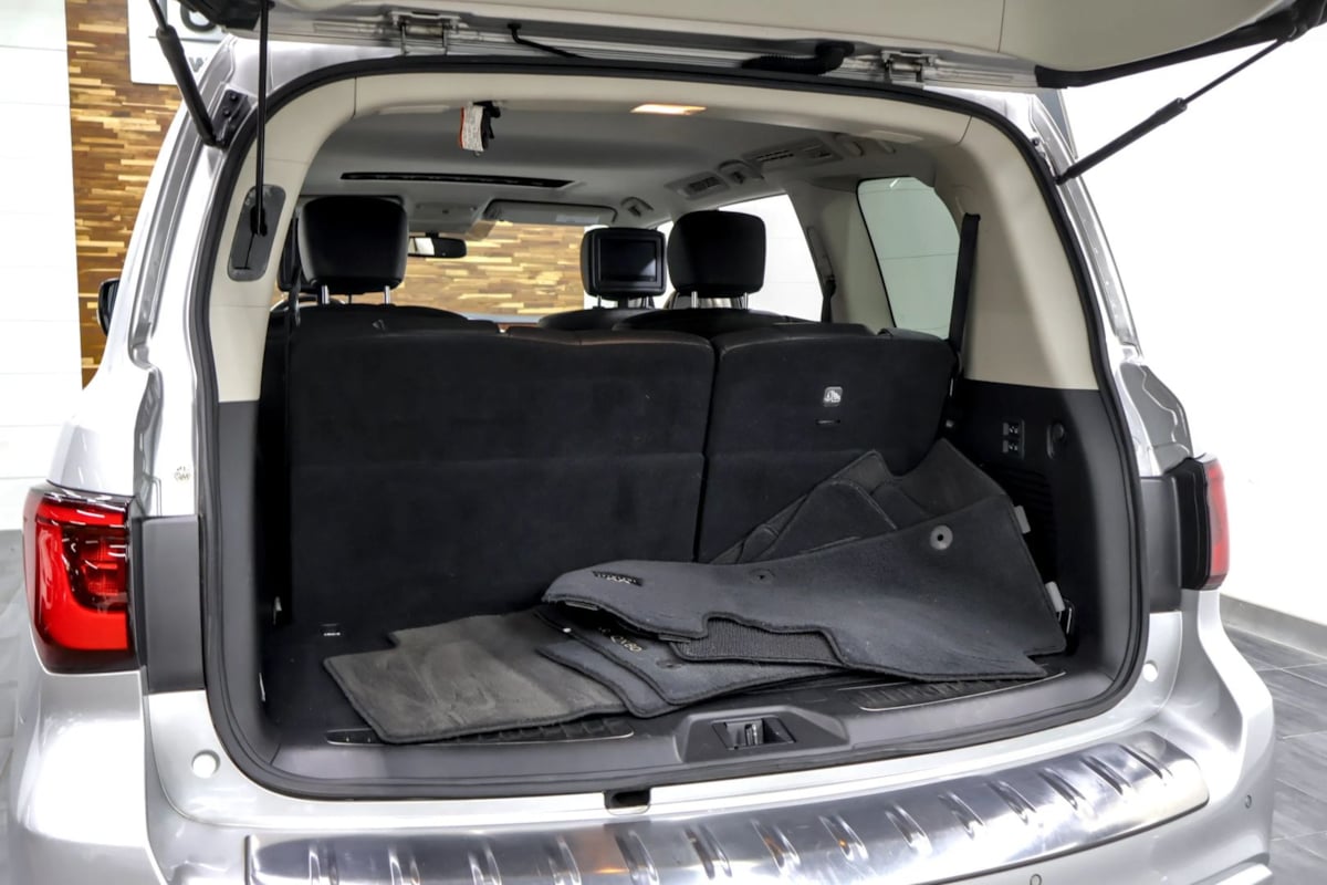 Photo 47 of this INFINITI QX80