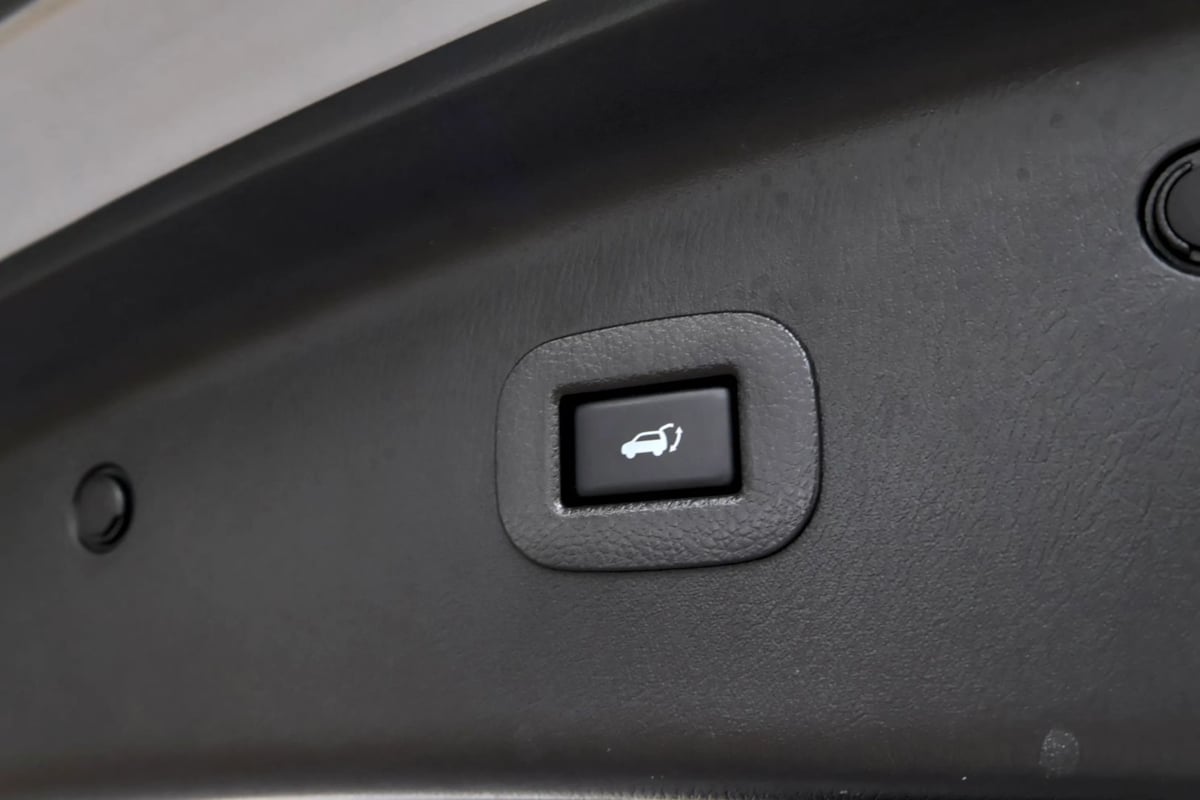 Photo 49 of this INFINITI QX80