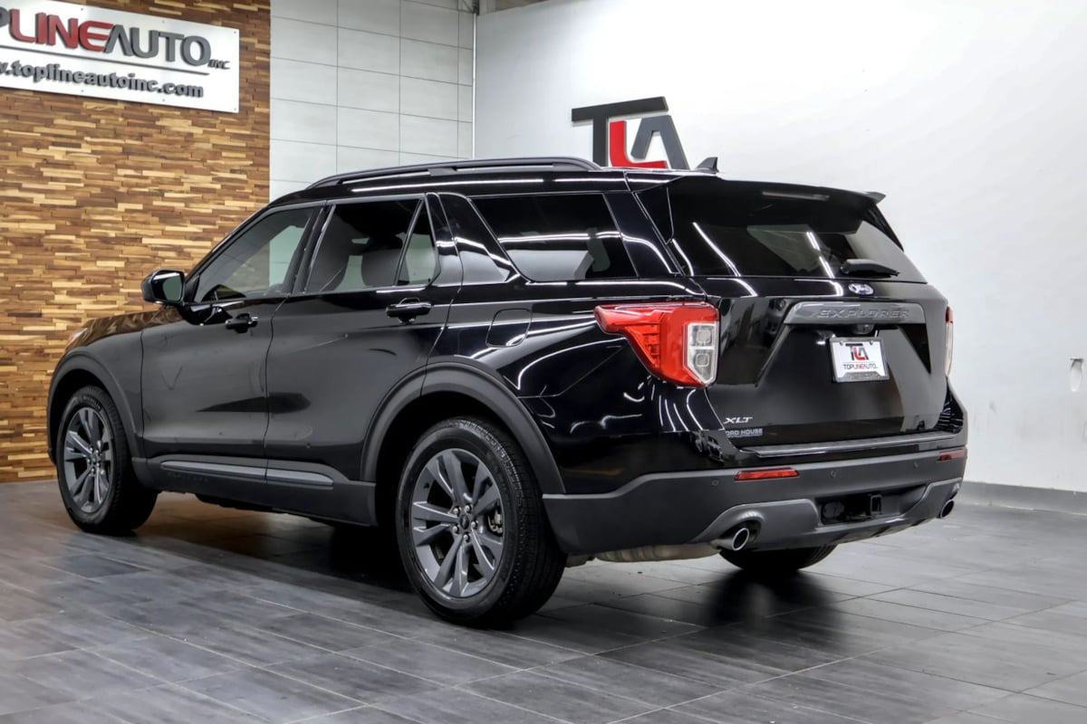 Photo 7 of this Ford Explorer