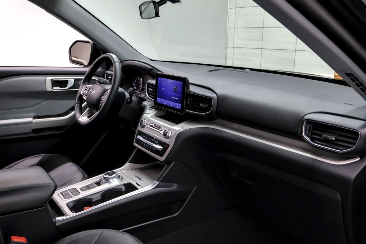 Photo 12 of this Ford Explorer