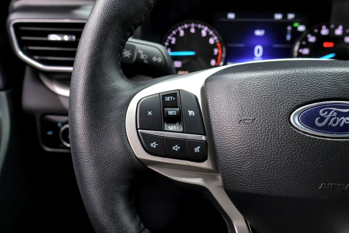 Photo 14 of this Ford Explorer