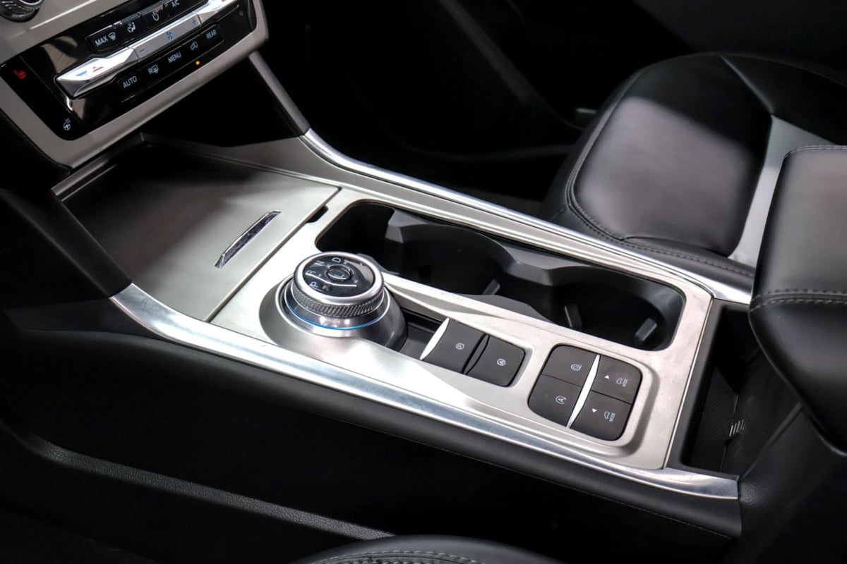 Photo 17 of this Ford Explorer