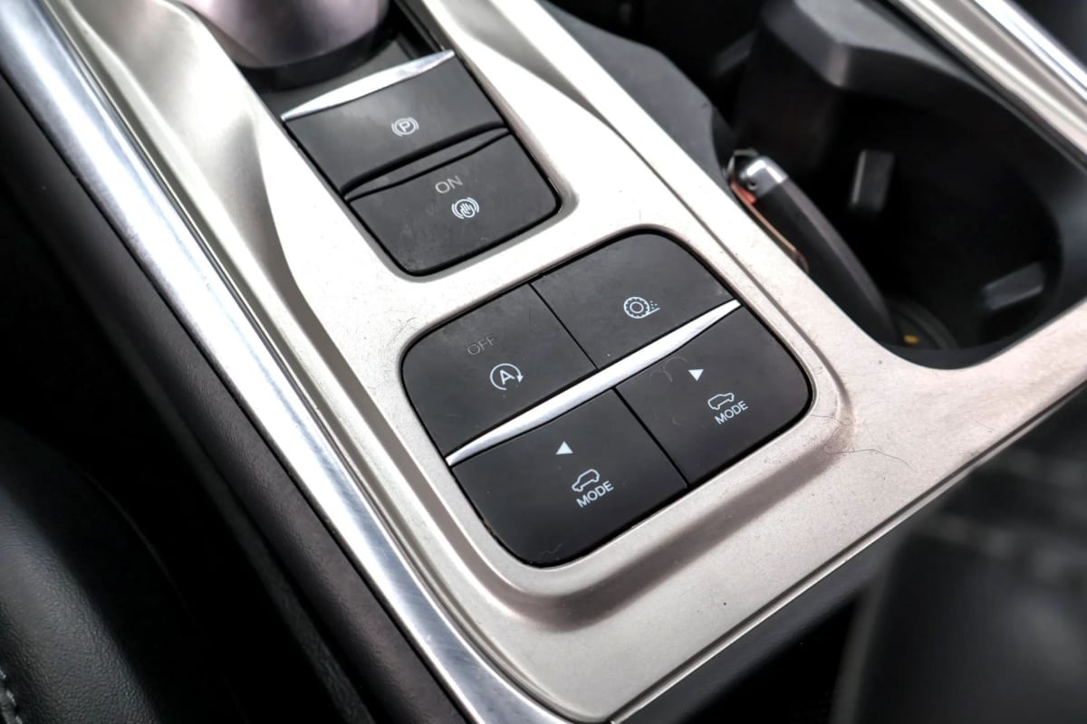 Photo 18 of this Ford Explorer