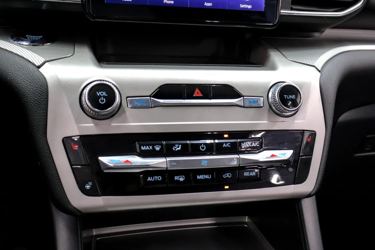 Photo 20 of this Ford Explorer