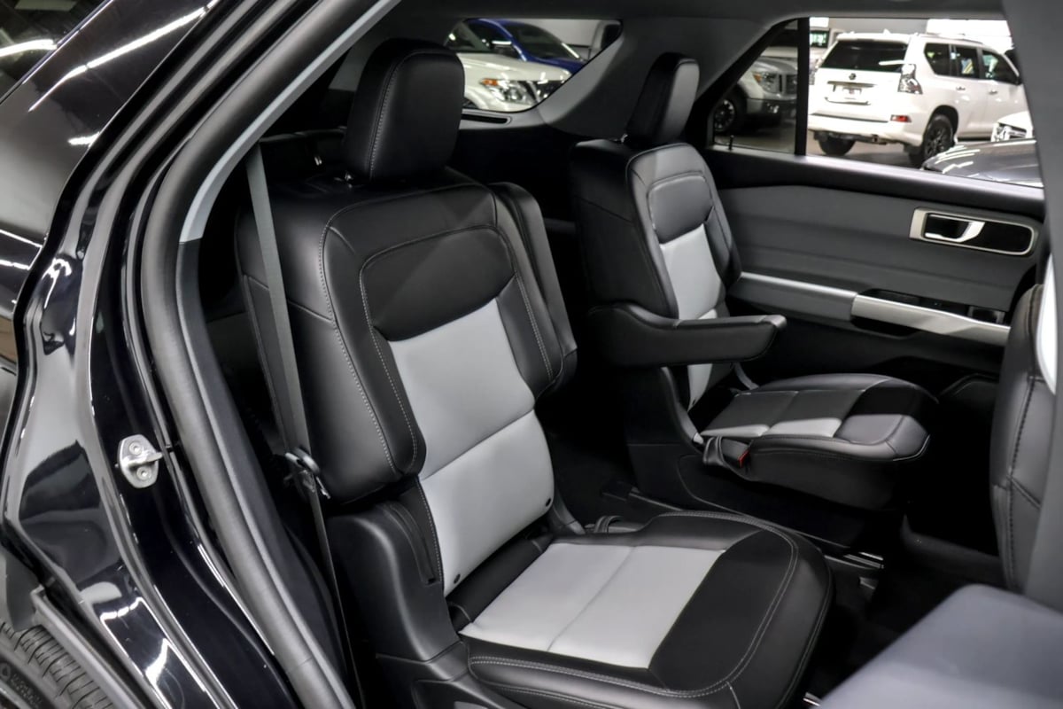 Photo 29 of this Ford Explorer
