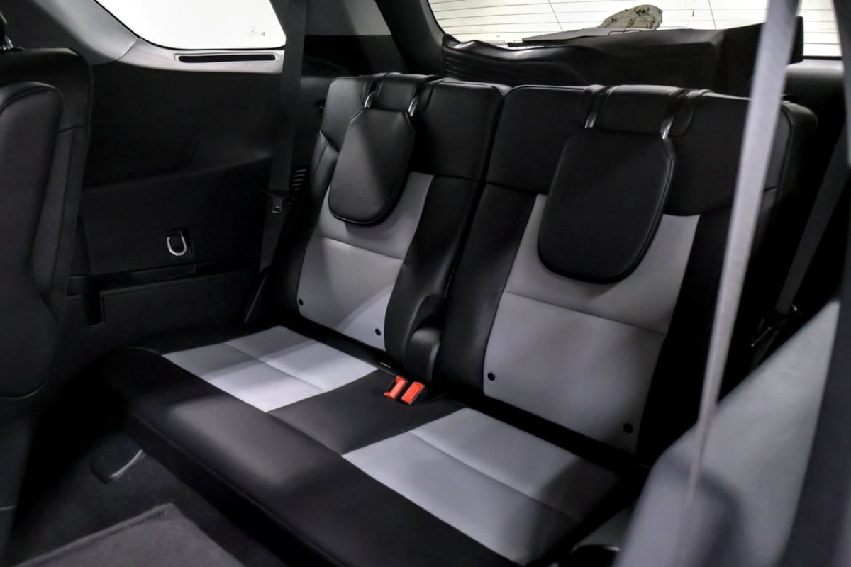Photo 33 of this Ford Explorer