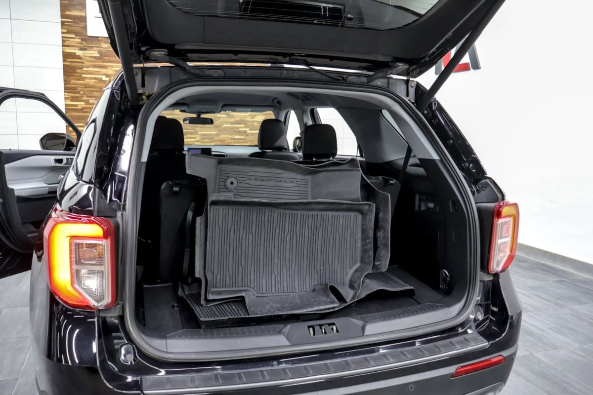 Photo 46 of this Ford Explorer
