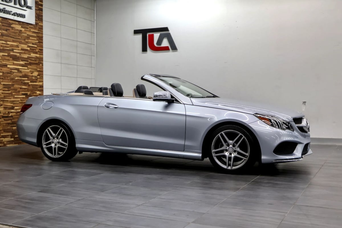 Photo 5 of this Mercedes-Benz E 400