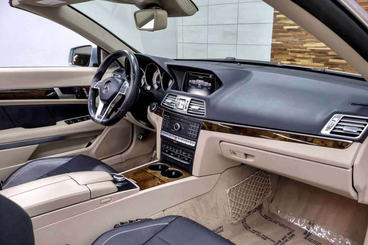 Photo 11 of this Mercedes-Benz E 400
