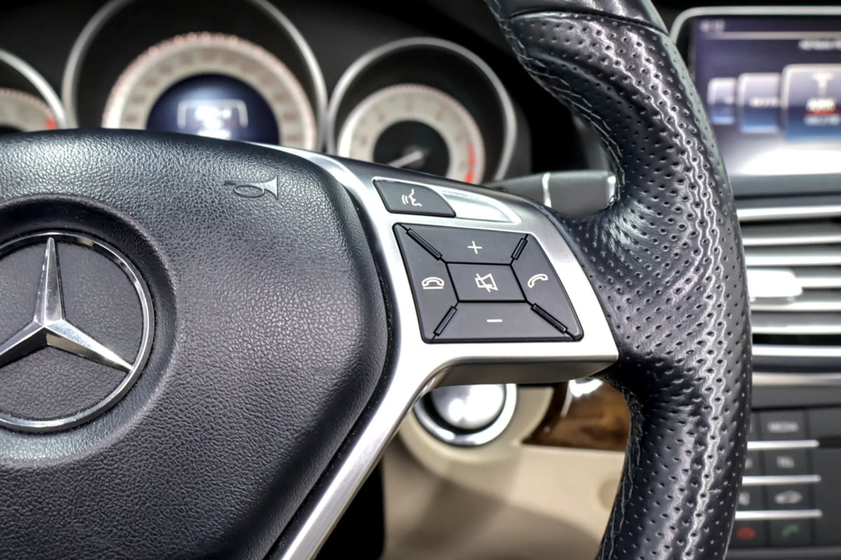 Photo 14 of this Mercedes-Benz E 400