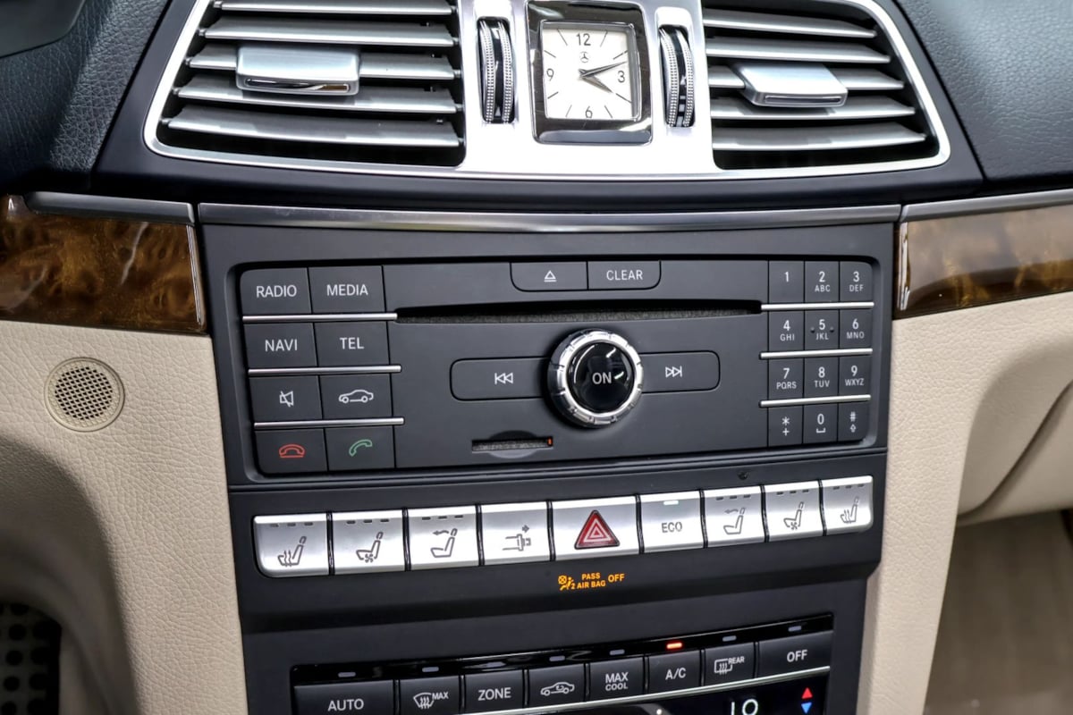 Photo 19 of this Mercedes-Benz E 400