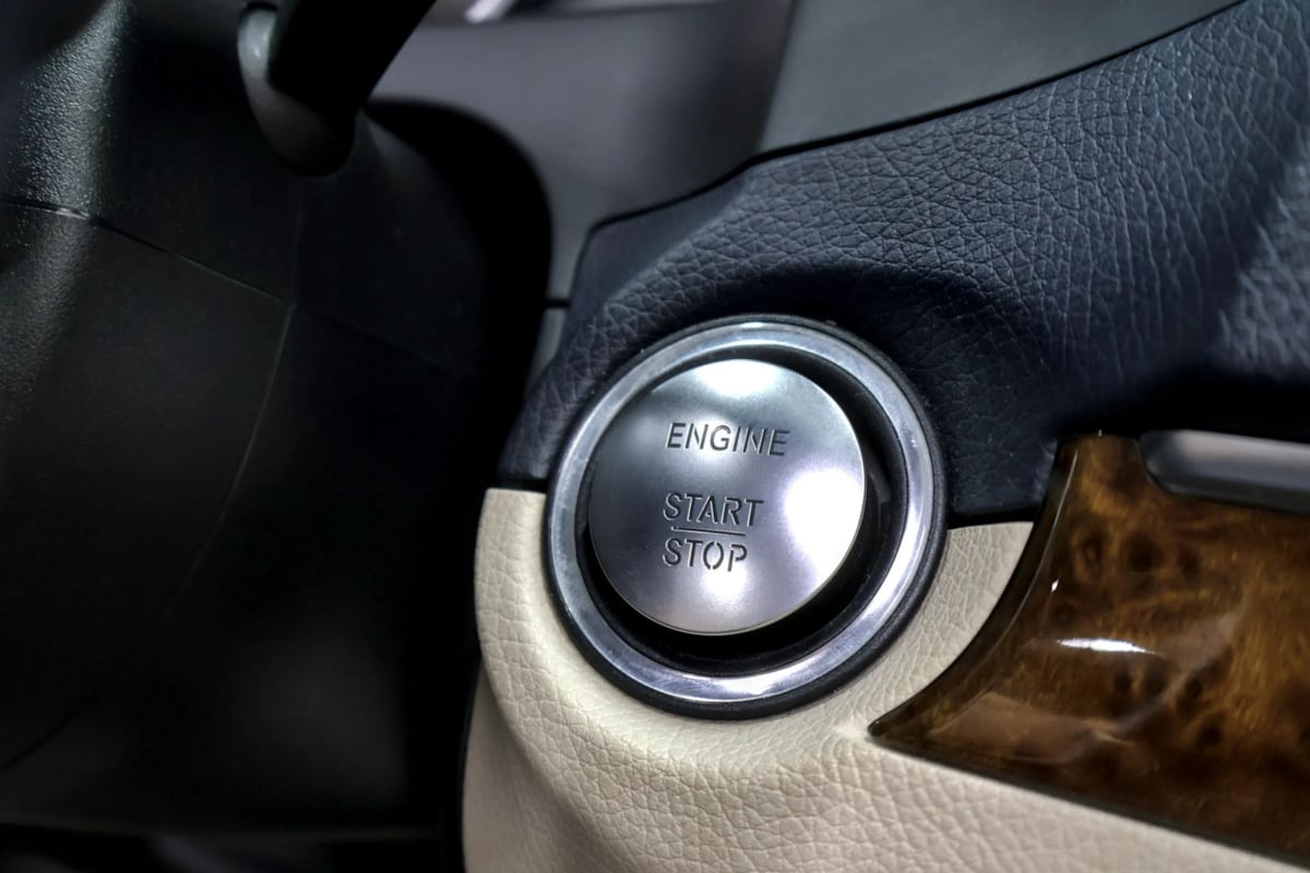 Photo 24 of this Mercedes-Benz E 400