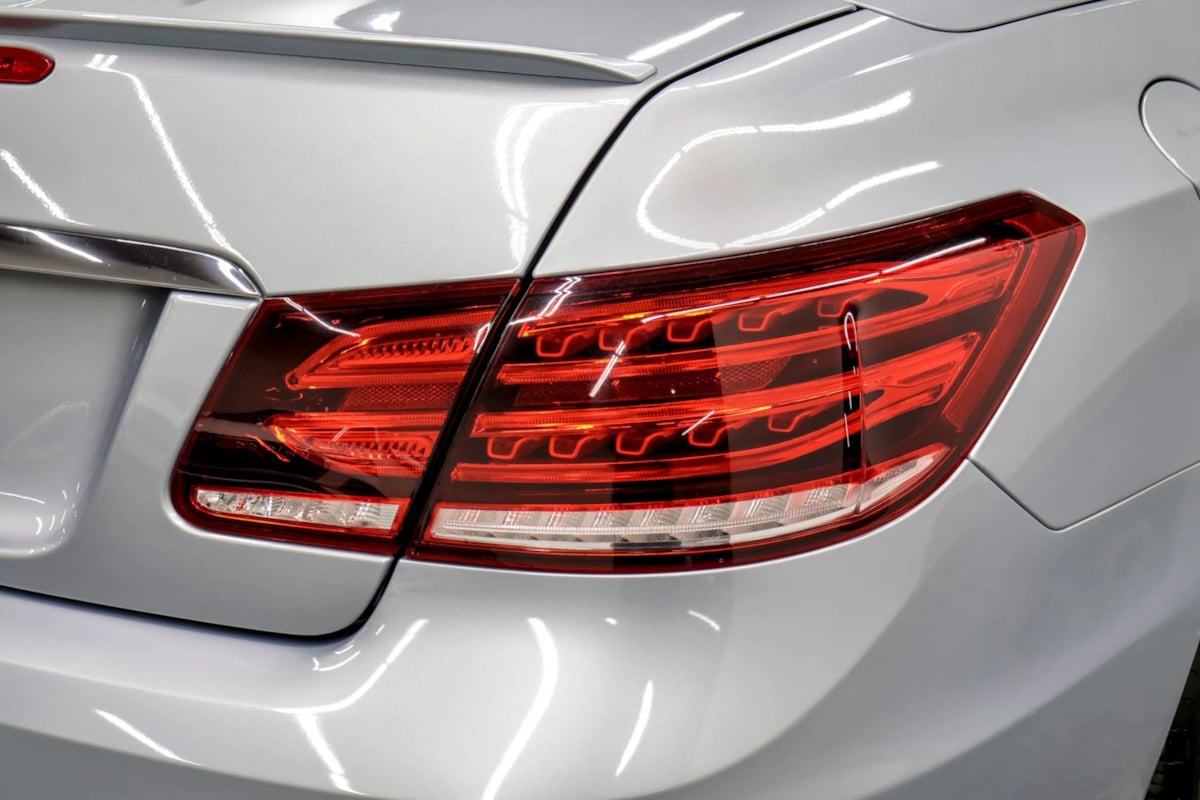 Photo 40 of this Mercedes-Benz E 400