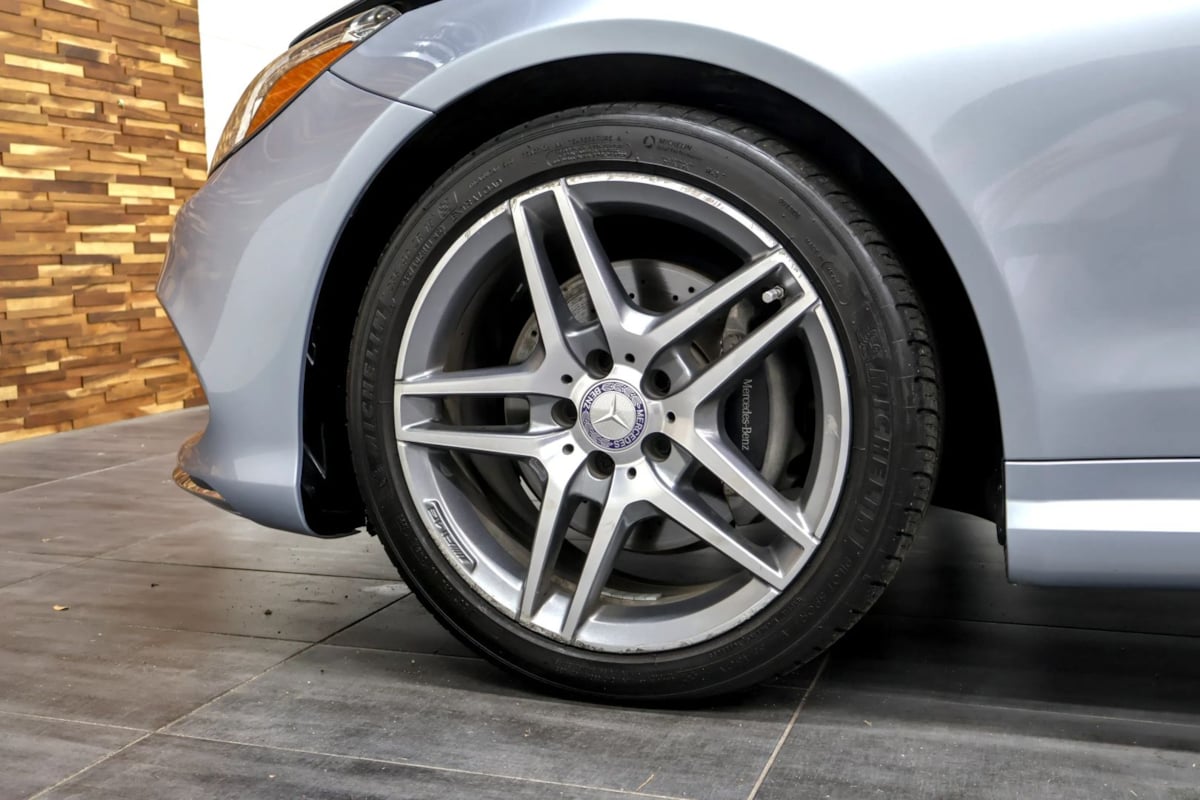Photo 41 of this Mercedes-Benz E 400
