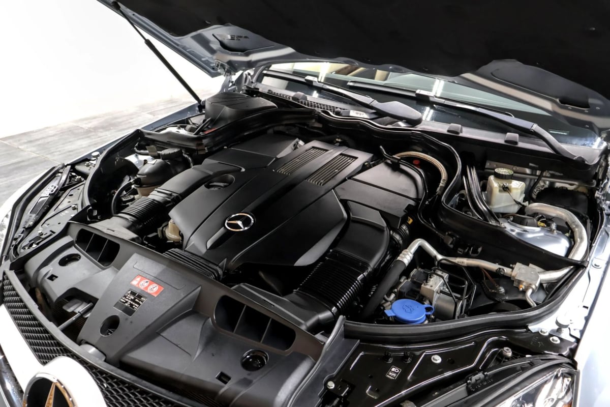 Photo 43 of this Mercedes-Benz E 400