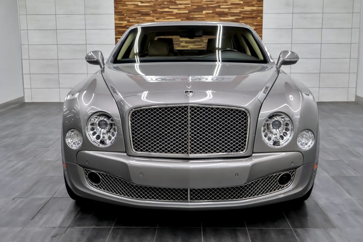 Photo 3 of this Bentley Mulsanne