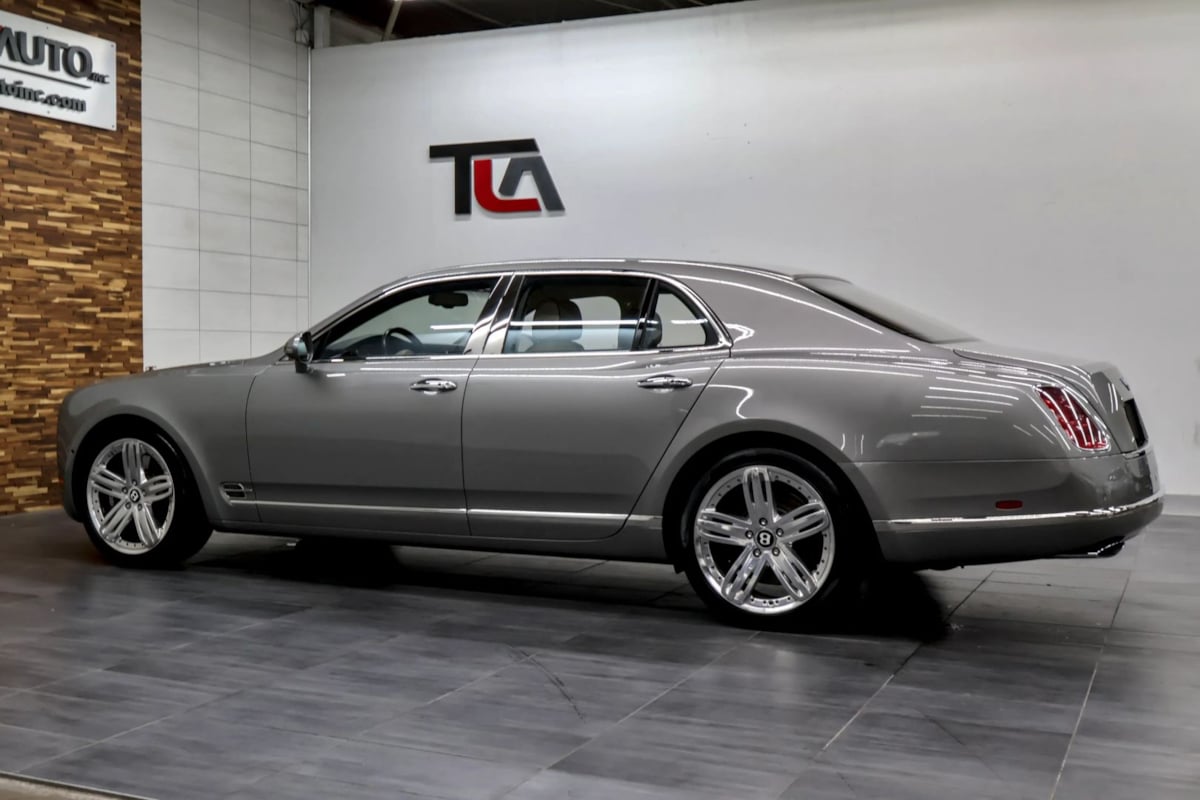 Photo 6 of this Bentley Mulsanne