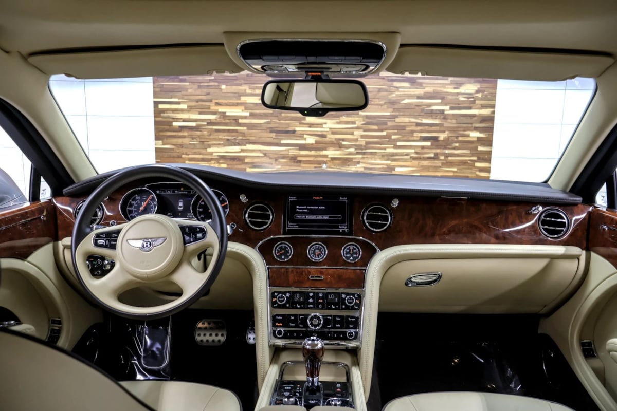 Photo 11 of this Bentley Mulsanne