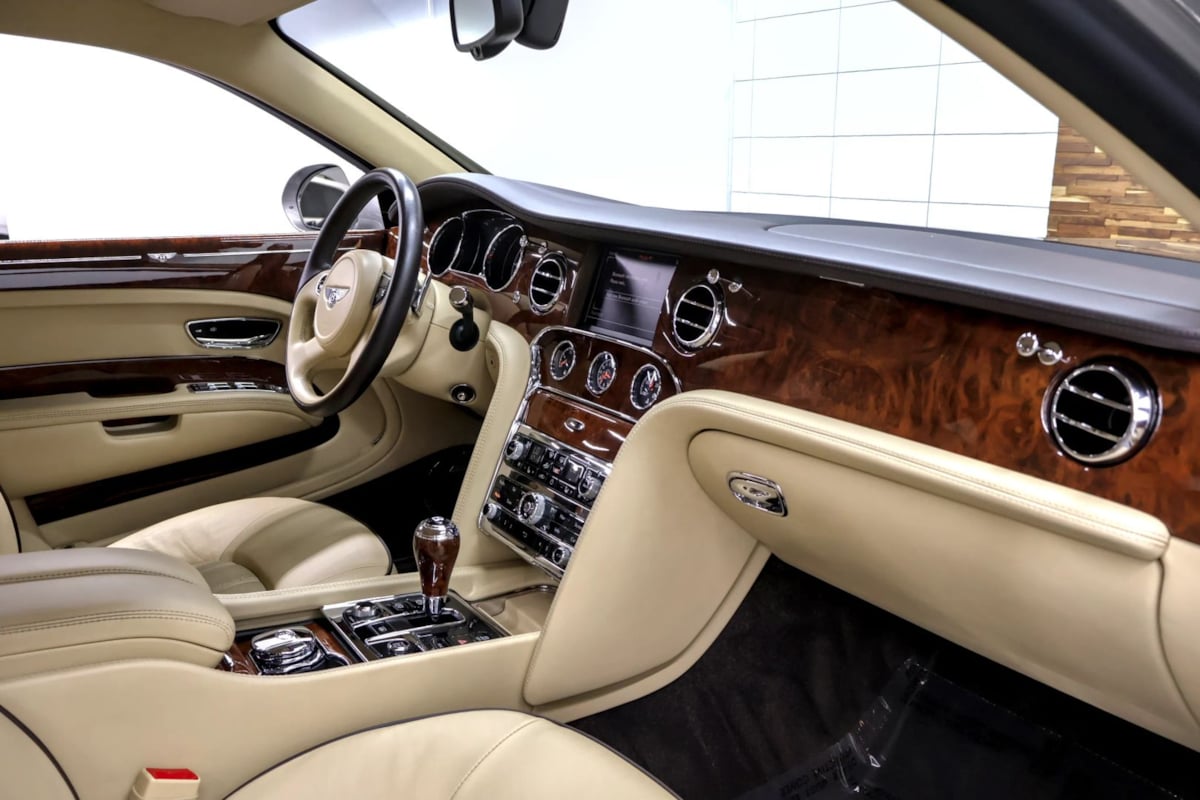 Photo 12 of this Bentley Mulsanne