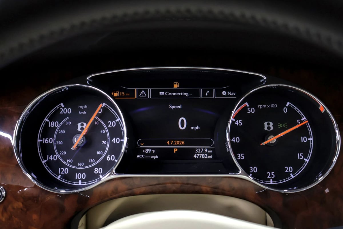 Photo 16 of this Bentley Mulsanne