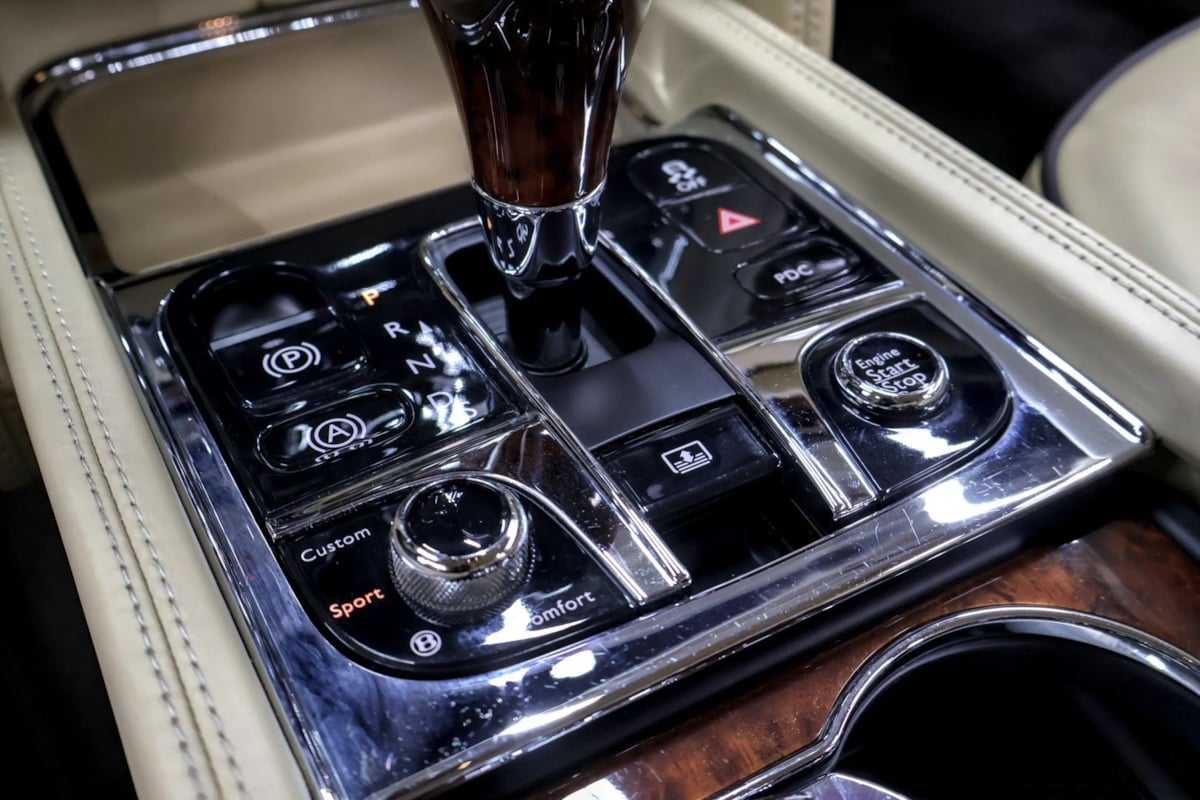 Photo 18 of this Bentley Mulsanne