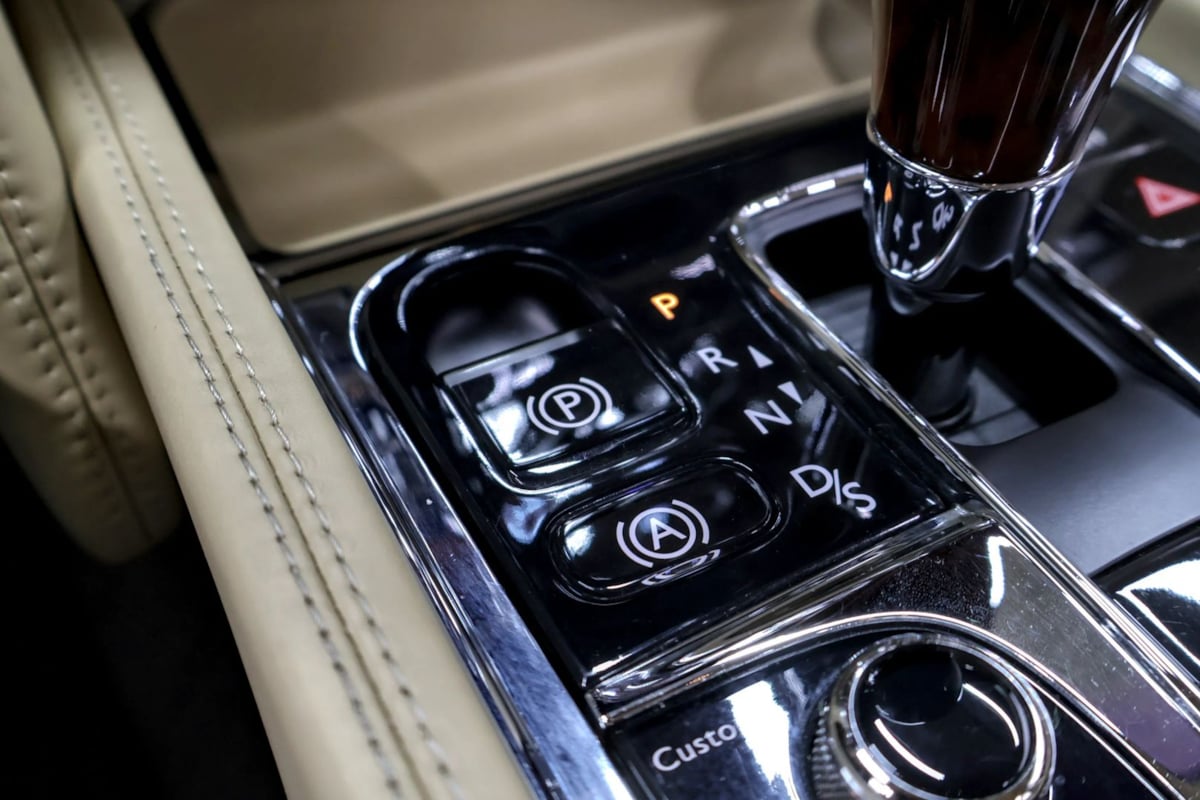 Photo 19 of this Bentley Mulsanne