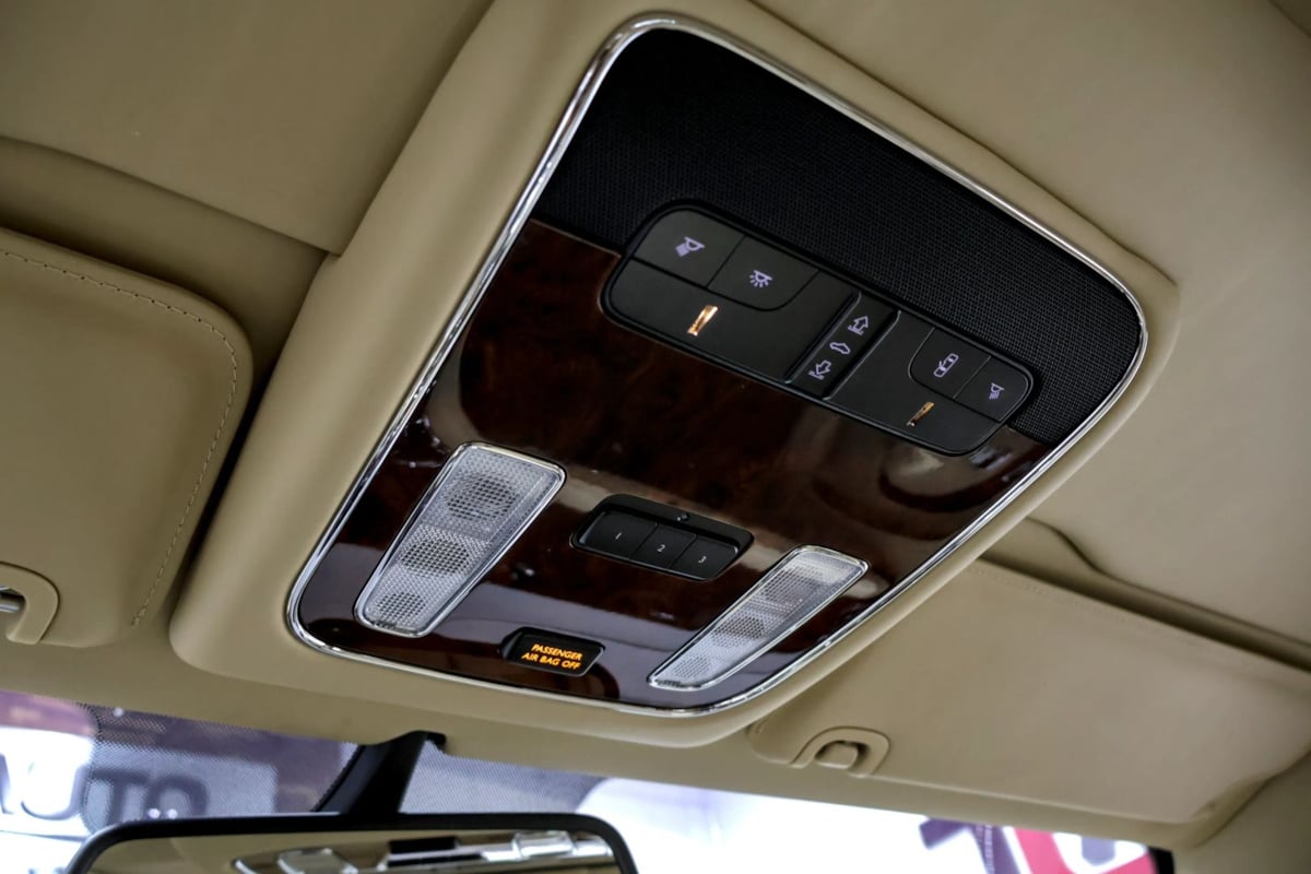 Photo 27 of this Bentley Mulsanne