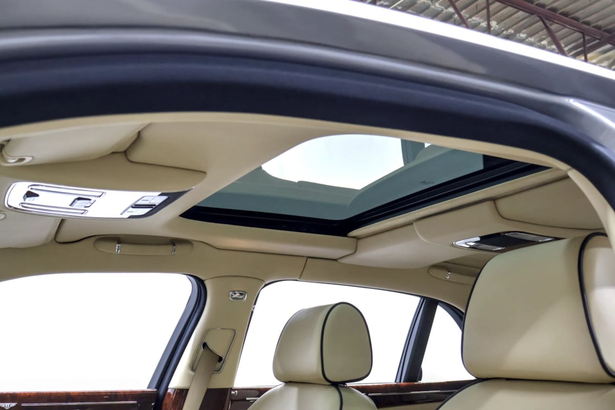 Photo 28 of this Bentley Mulsanne