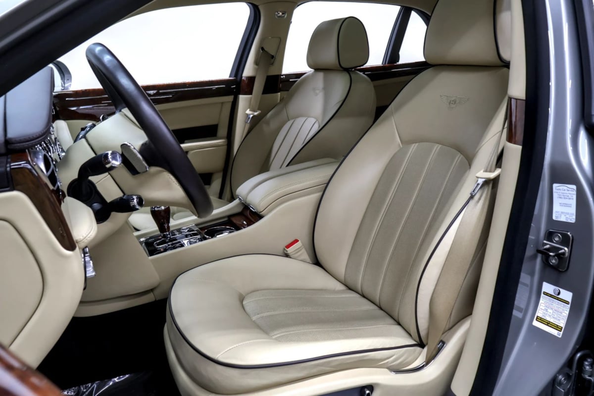 Photo 29 of this Bentley Mulsanne