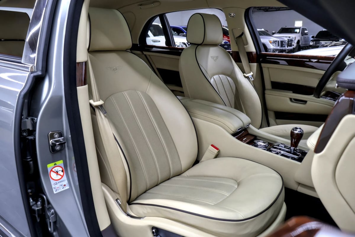 Photo 30 of this Bentley Mulsanne