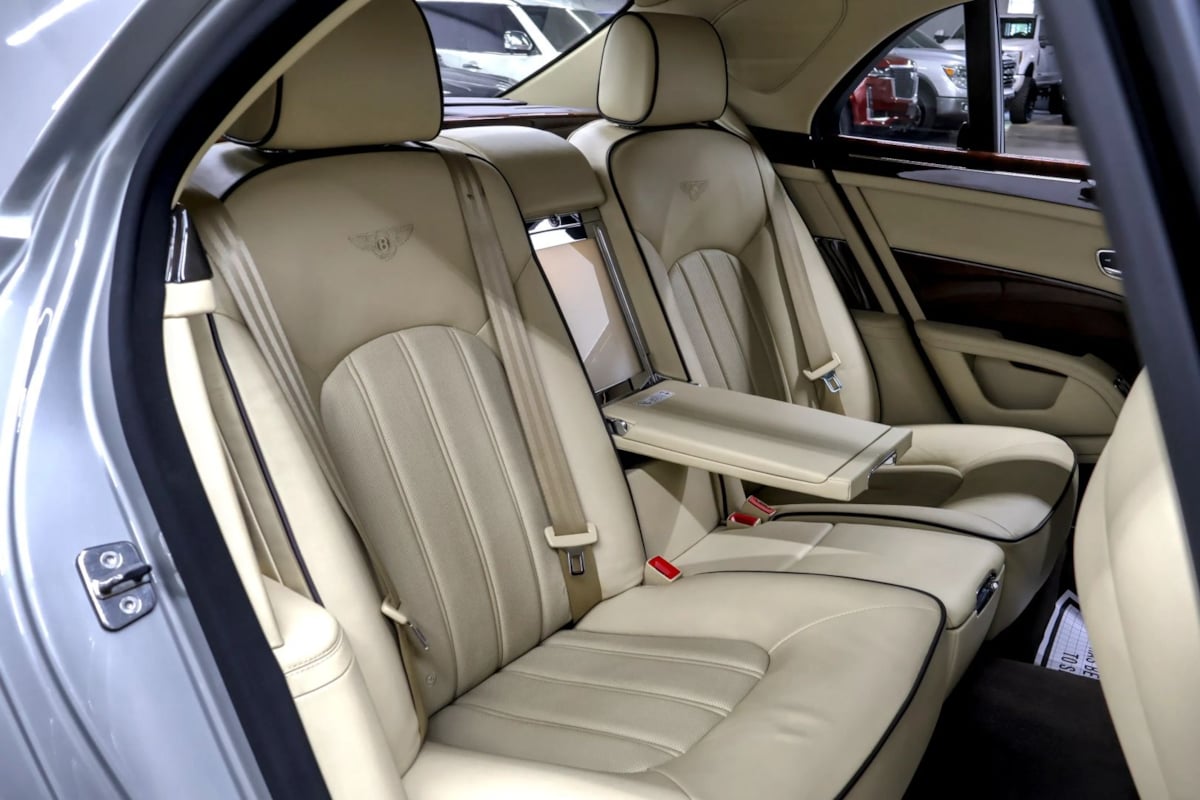 Photo 31 of this Bentley Mulsanne
