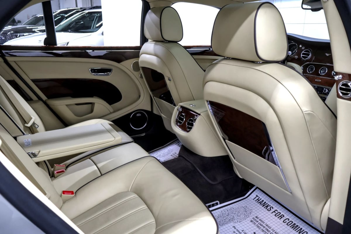 Photo 32 of this Bentley Mulsanne