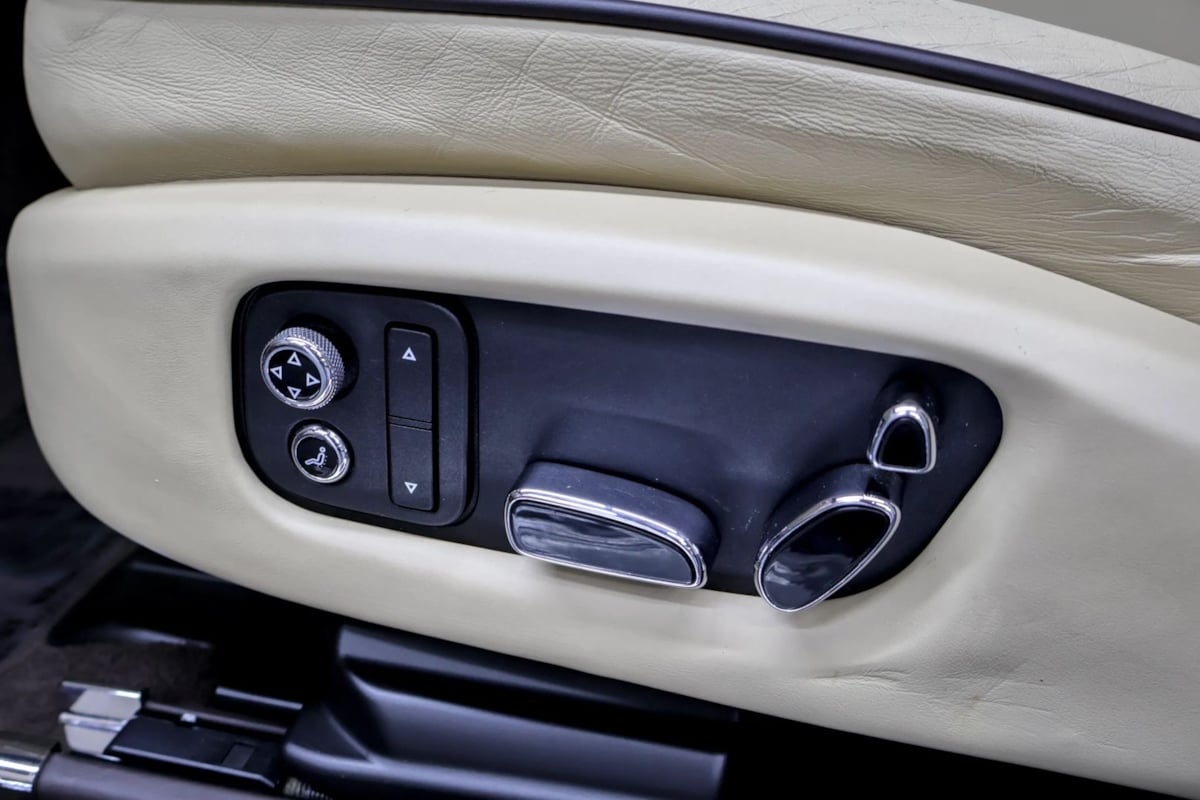 Photo 35 of this Bentley Mulsanne
