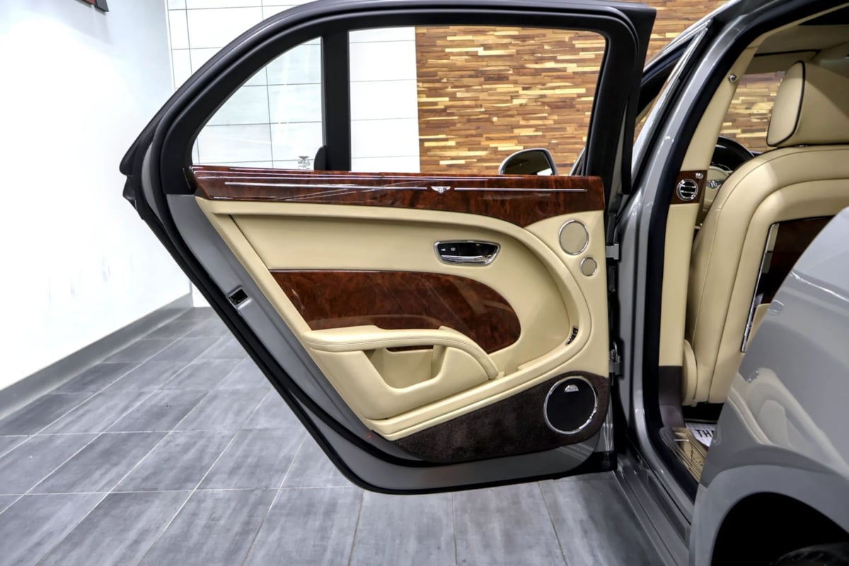 Photo 39 of this Bentley Mulsanne
