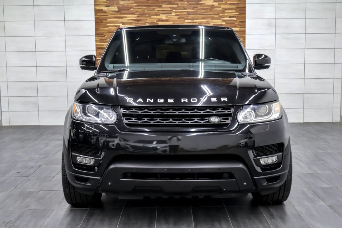 Photo 3 of this Land Rover Range Rover Sport