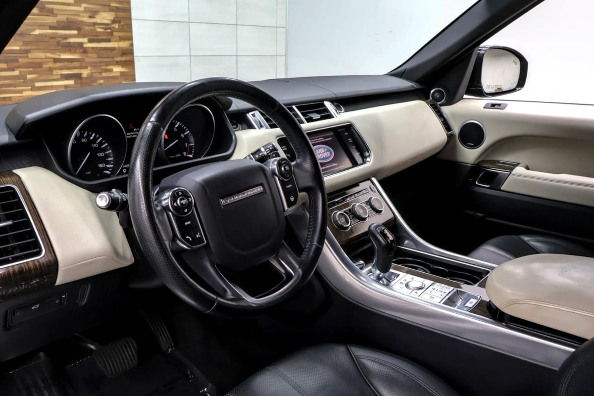 Photo 10 of this Land Rover Range Rover Sport