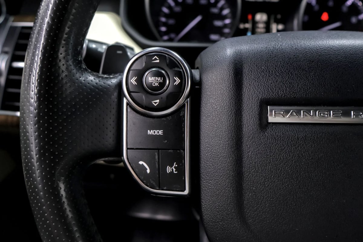 Photo 14 of this Land Rover Range Rover Sport