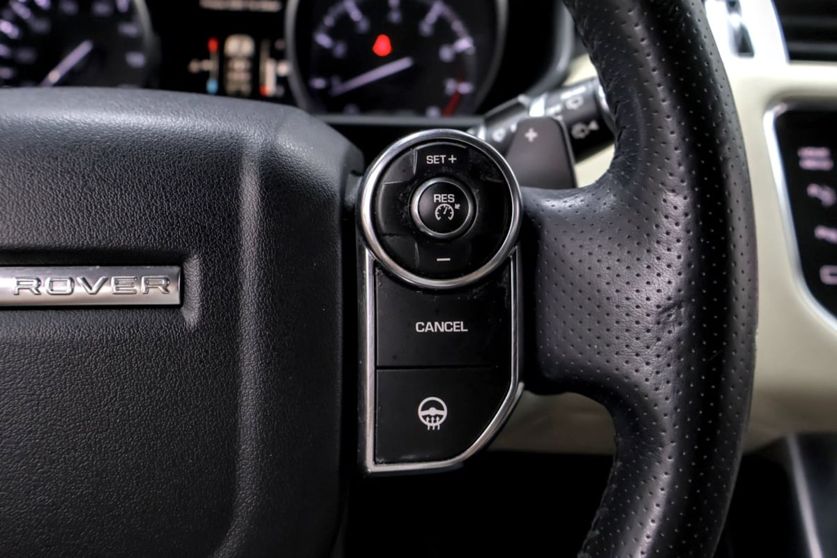 Photo 15 of this Land Rover Range Rover Sport