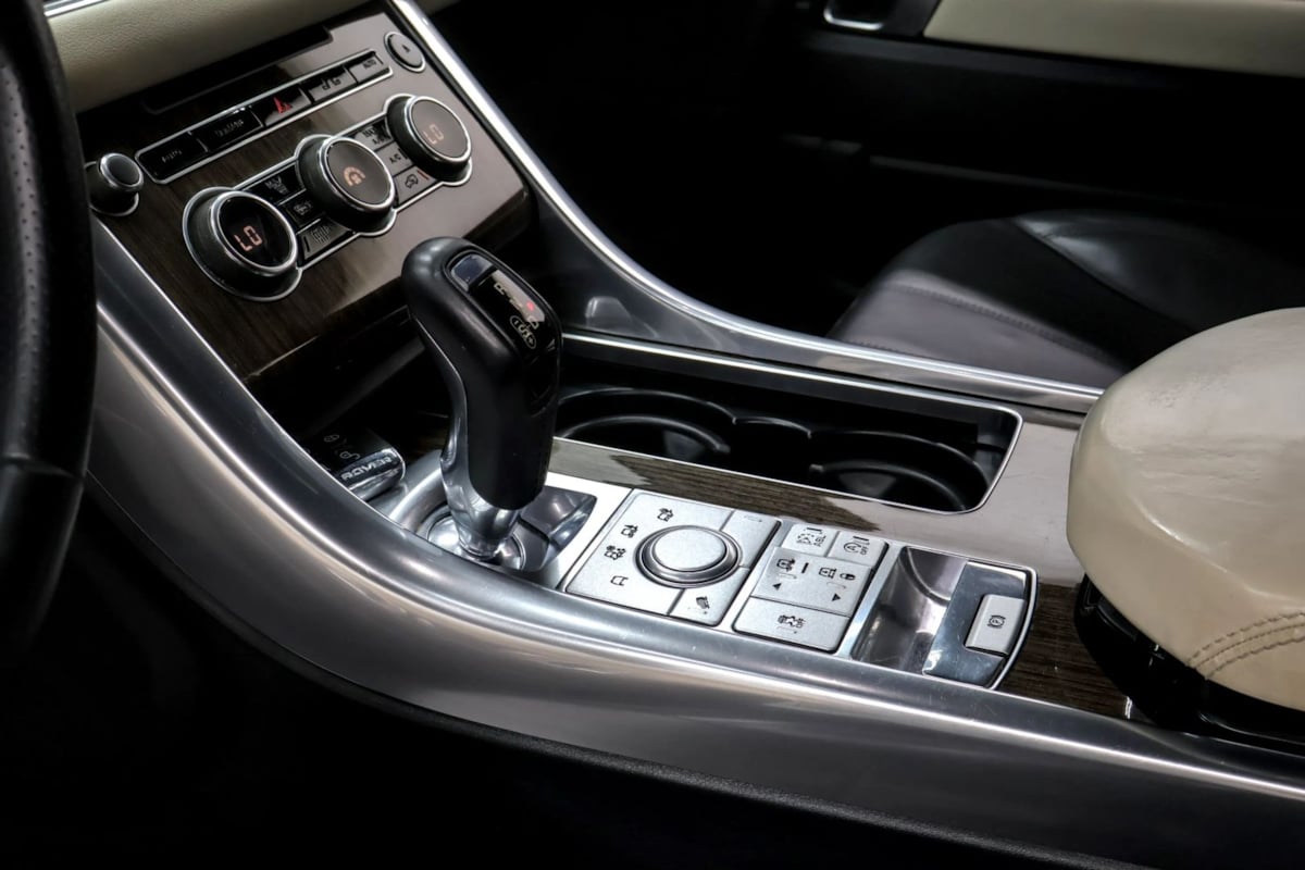 Photo 17 of this Land Rover Range Rover Sport