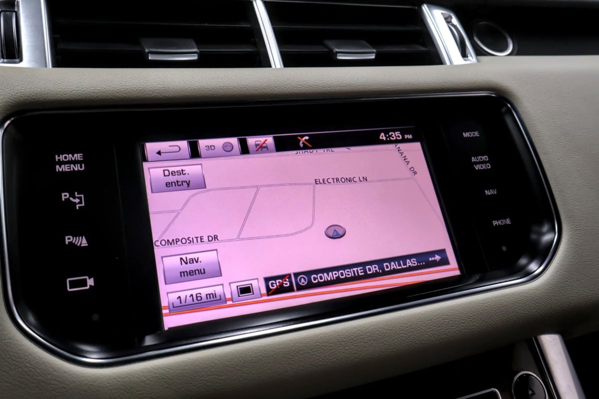 Photo 22 of this Land Rover Range Rover Sport