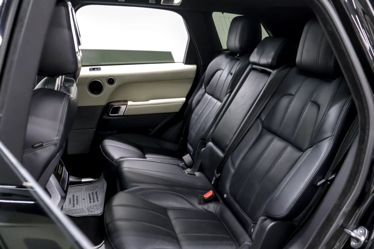 Photo 31 of this Land Rover Range Rover Sport