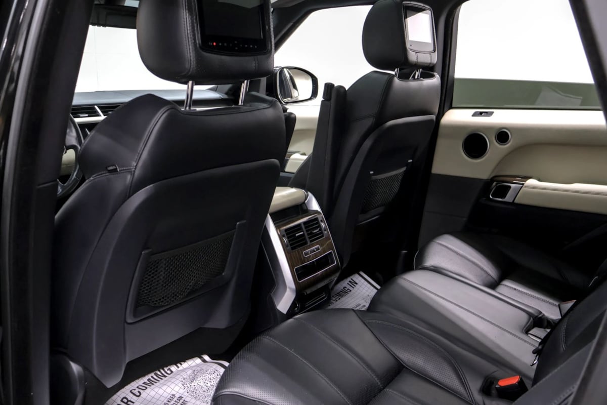 Photo 32 of this Land Rover Range Rover Sport