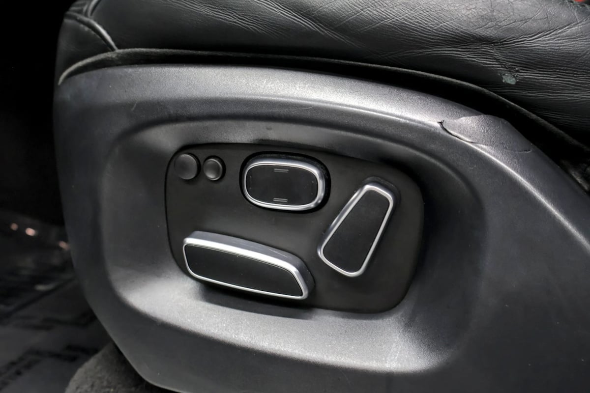 Photo 33 of this Land Rover Range Rover Sport